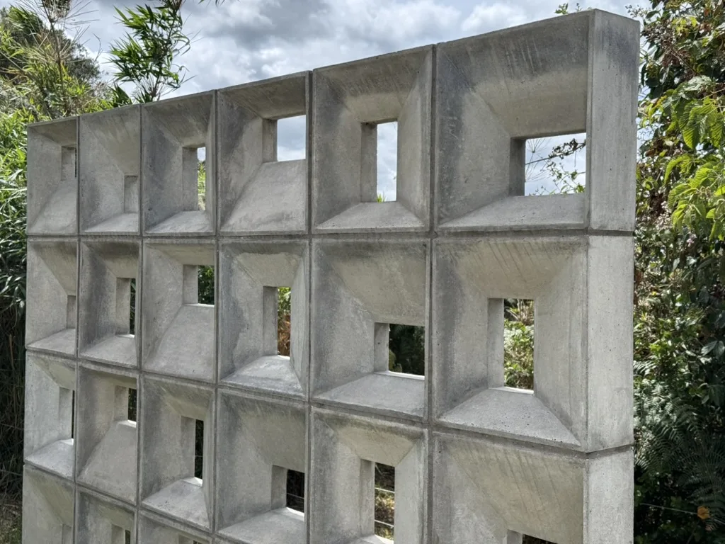 Celosía Keops en concreto — Silente Estudio